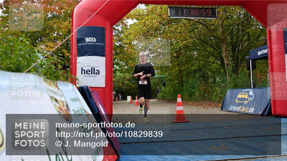 11.10.2026 - Bramfelder Halbmarathon 2026 J. Mangold http://msf.ph/oto/10829839 11.10.2026 11:08:58 Laufen 54, 240, 557 meine-sportfotos.de