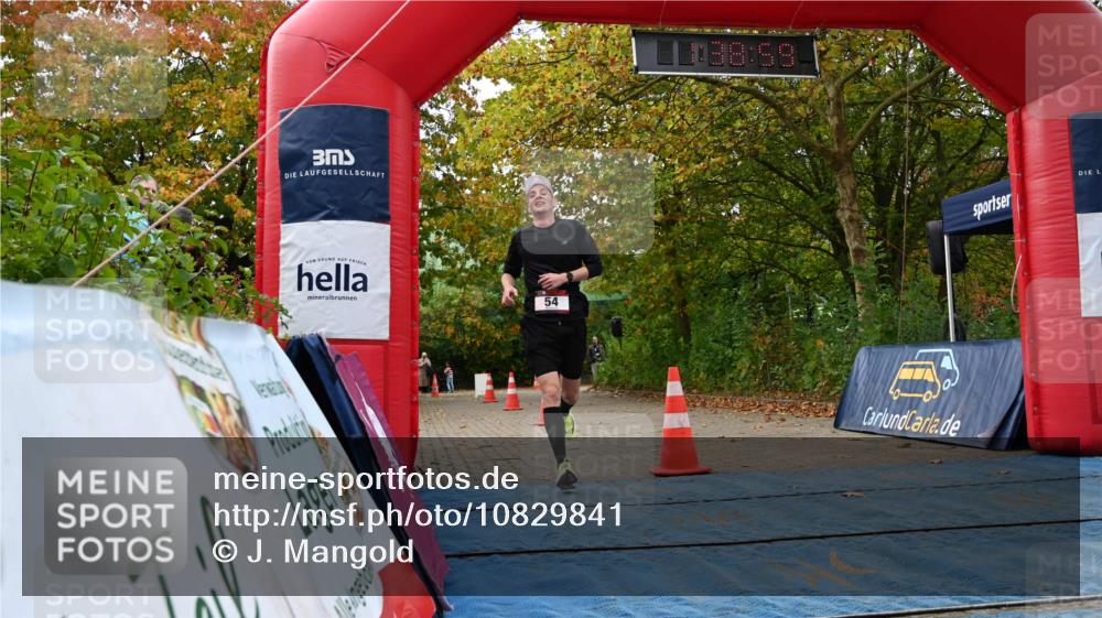 11.10.2026 - Bramfelder Halbmarathon 2026 J. Mangold http://msf.ph/oto/10829841 11.10.2026 11:08:58 Laufen 54, 240, 557 meine-sportfotos.de