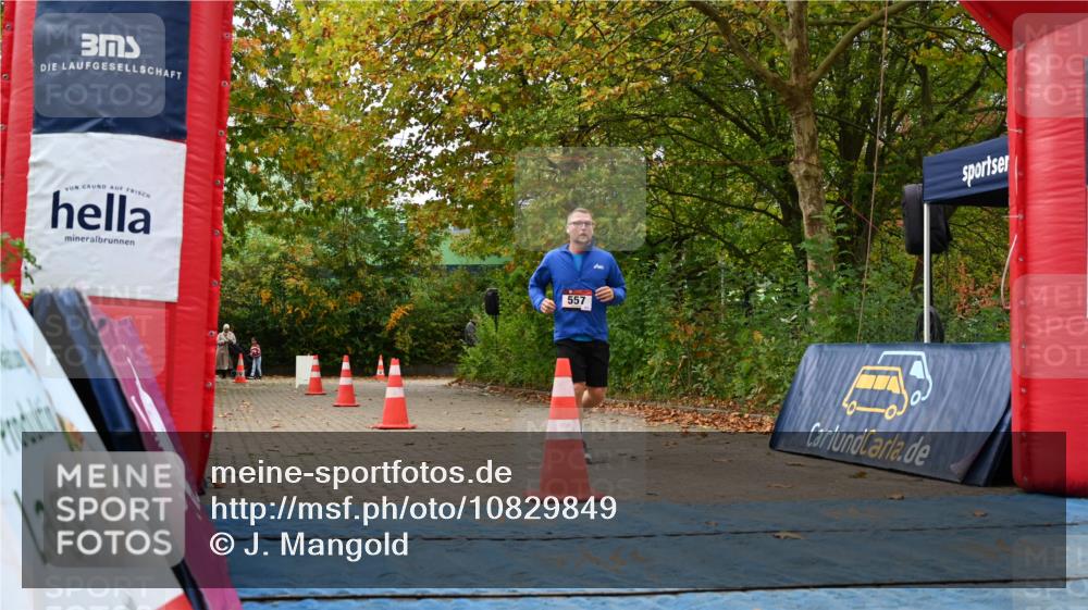 11.10.2026 - Bramfelder Halbmarathon 2026 J. Mangold http://msf.ph/oto/10829849 11.10.2026 11:09:01 Laufen 54, 557 meine-sportfotos.de