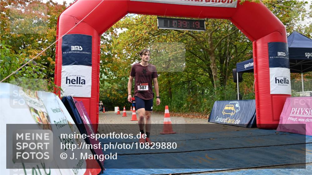 11.10.2026 - Bramfelder Halbmarathon 2026 J. Mangold http://msf.ph/oto/10829880 11.10.2026 11:09:18 Laufen 278 meine-sportfotos.de