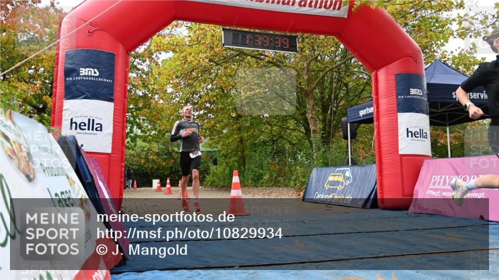 11.10.2026 - Bramfelder Halbmarathon 2026 J. Mangold http://msf.ph/oto/10829934 11.10.2026 11:09:38 Laufen 274, 730 meine-sportfotos.de