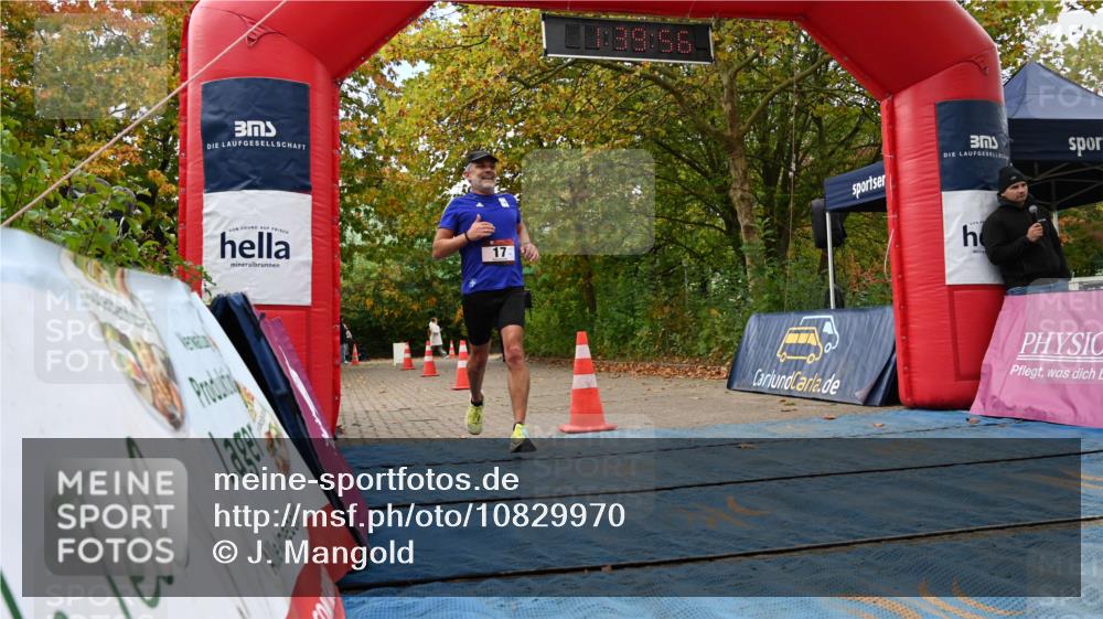 11.10.2026 - Bramfelder Halbmarathon 2026 J. Mangold http://msf.ph/oto/10829970 11.10.2026 11:09:55 Laufen 17, 84 meine-sportfotos.de