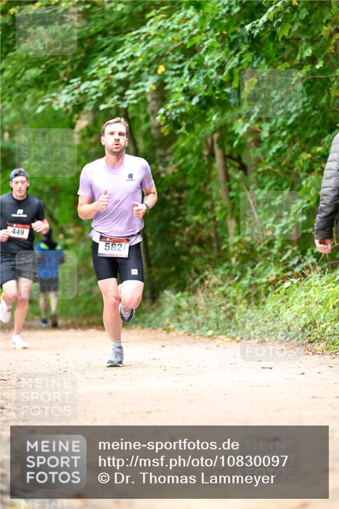 11.10.2026 - Bramfelder Halbmarathon 2026 Dr. Thomas Lammeyer http://msf.ph/oto/10830097 11.10.2026 11:12:28 Laufen 449, 582 meine-sportfotos.de