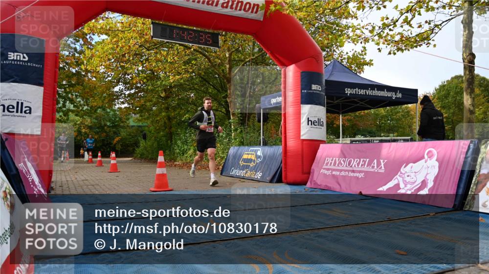 11.10.2026 - Bramfelder Halbmarathon 2026 J. Mangold http://msf.ph/oto/10830178 11.10.2026 11:12:34 Laufen 562, 563, 633 meine-sportfotos.de