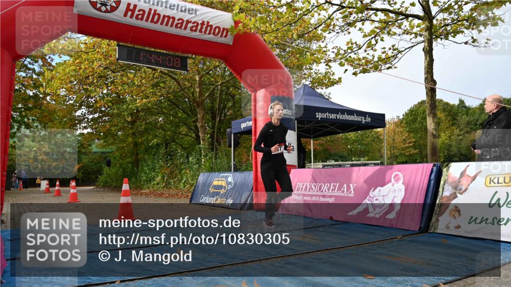 11.10.2026 - Bramfelder Halbmarathon 2026 J. Mangold http://msf.ph/oto/10830305 11.10.2026 11:14:06 Laufen 357 meine-sportfotos.de