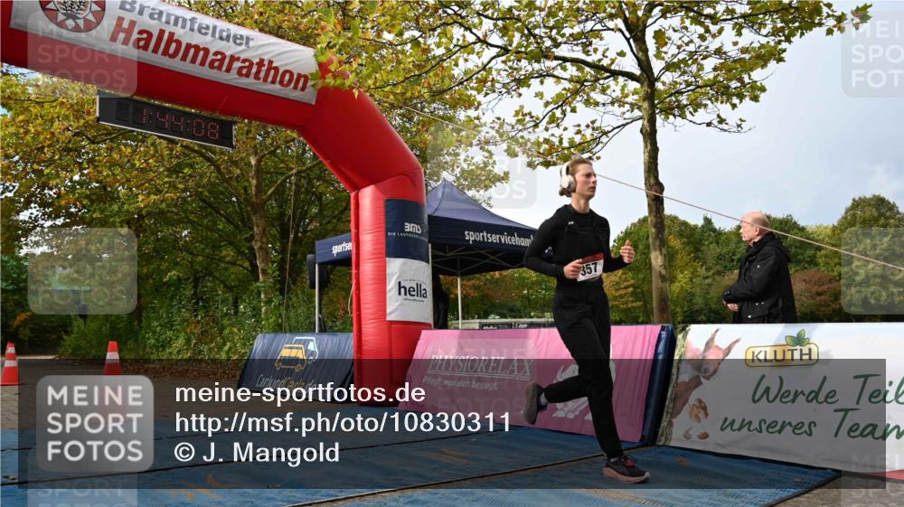 11.10.2026 - Bramfelder Halbmarathon 2026 J. Mangold http://msf.ph/oto/10830311 11.10.2026 11:14:07 Laufen 357 meine-sportfotos.de