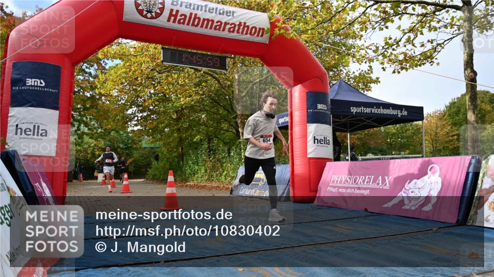 11.10.2026 - Bramfelder Halbmarathon 2026 J. Mangold http://msf.ph/oto/10830402 11.10.2026 11:15:57 Laufen 454, 654 meine-sportfotos.de