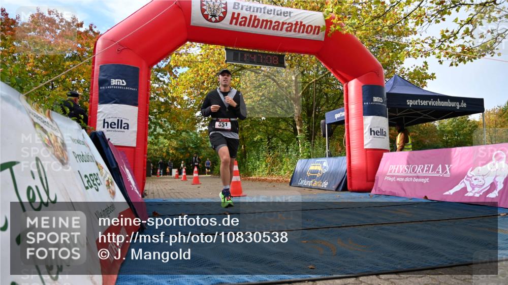 11.10.2026 - Bramfelder Halbmarathon 2026 J. Mangold http://msf.ph/oto/10830538 11.10.2026 11:17:06 Laufen 460, 551 meine-sportfotos.de