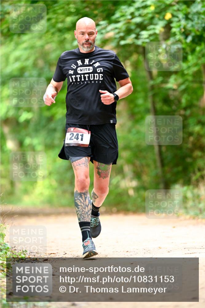 11.10.2026 - Bramfelder Halbmarathon 2026 Dr. Thomas Lammeyer http://msf.ph/oto/10831153 11.10.2026 11:15:27 Laufen 241 meine-sportfotos.de