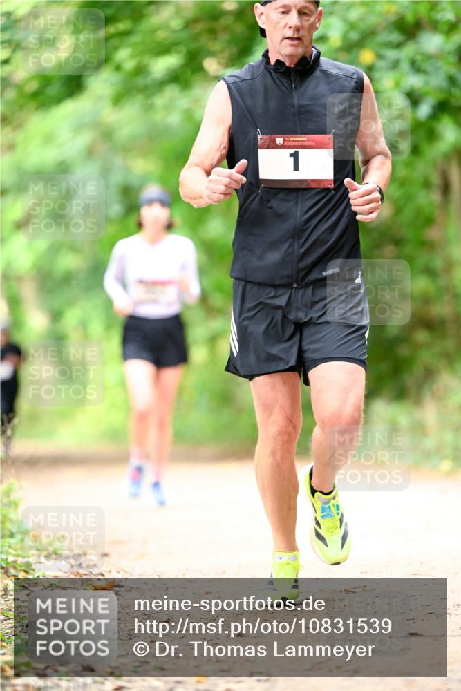 11.10.2026 - Bramfelder Halbmarathon 2026 Dr. Thomas Lammeyer http://msf.ph/oto/10831539 11.10.2026 11:16:26 Laufen 35 meine-sportfotos.de