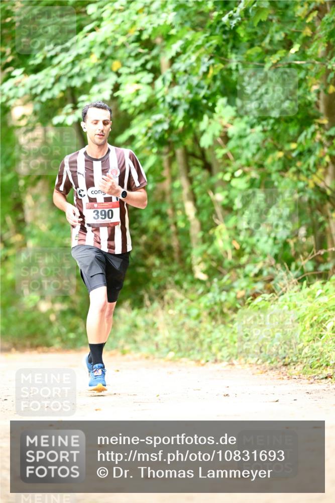 11.10.2026 - Bramfelder Halbmarathon 2026 Dr. Thomas Lammeyer http://msf.ph/oto/10831693 11.10.2026 11:16:56 Laufen 390 meine-sportfotos.de