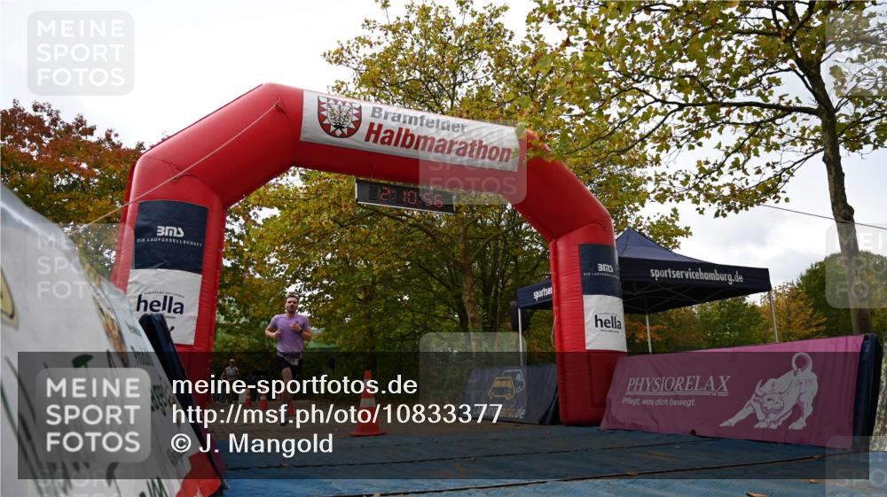 11.10.2026 - Bramfelder Halbmarathon 2026 J. Mangold http://msf.ph/oto/10833377 11.10.2026 11:40:55 Laufen 582, 823 meine-sportfotos.de