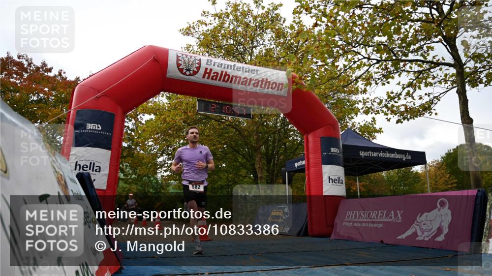 11.10.2026 - Bramfelder Halbmarathon 2026 J. Mangold http://msf.ph/oto/10833386 11.10.2026 11:40:56 Laufen 582, 823 meine-sportfotos.de