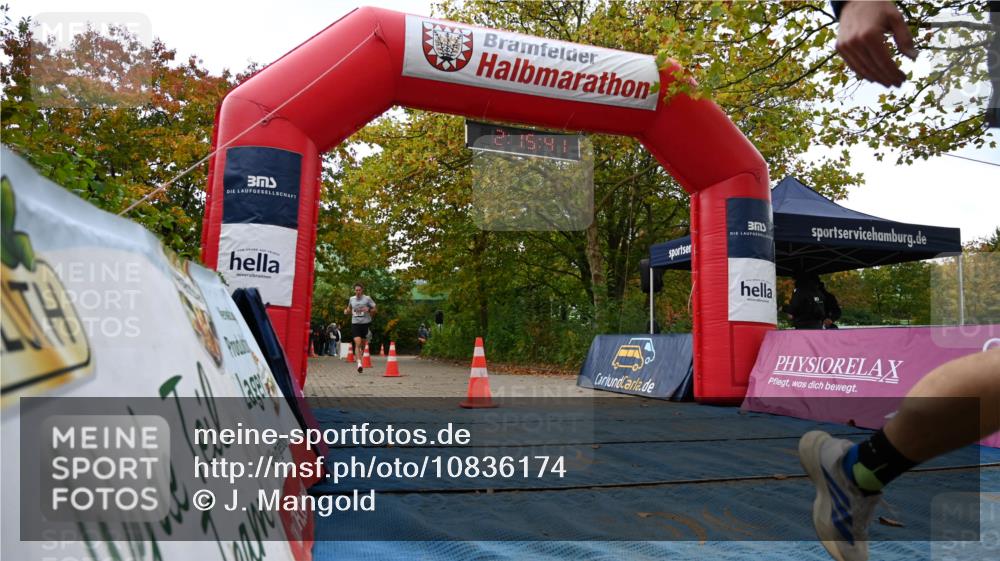 11.10.2026 - Bramfelder Halbmarathon 2026 J. Mangold http://msf.ph/oto/10836174 11.10.2026 11:45:40 Laufen 225, 502 meine-sportfotos.de