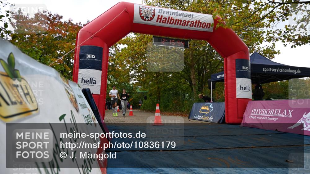 11.10.2026 - Bramfelder Halbmarathon 2026 J. Mangold http://msf.ph/oto/10836179 11.10.2026 11:45:52 Laufen 783, 784 meine-sportfotos.de