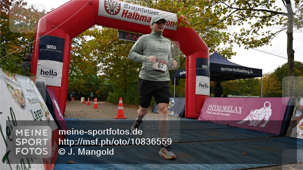 11.10.2026 - Bramfelder Halbmarathon 2026 J. Mangold http://msf.ph/oto/10836559 11.10.2026 11:52:19 Laufen 67 meine-sportfotos.de