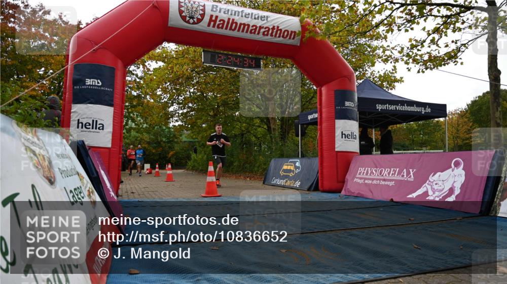 11.10.2026 - Bramfelder Halbmarathon 2026 J. Mangold http://msf.ph/oto/10836652 11.10.2026 11:54:32 Laufen 330, 369, 710, 717 meine-sportfotos.de