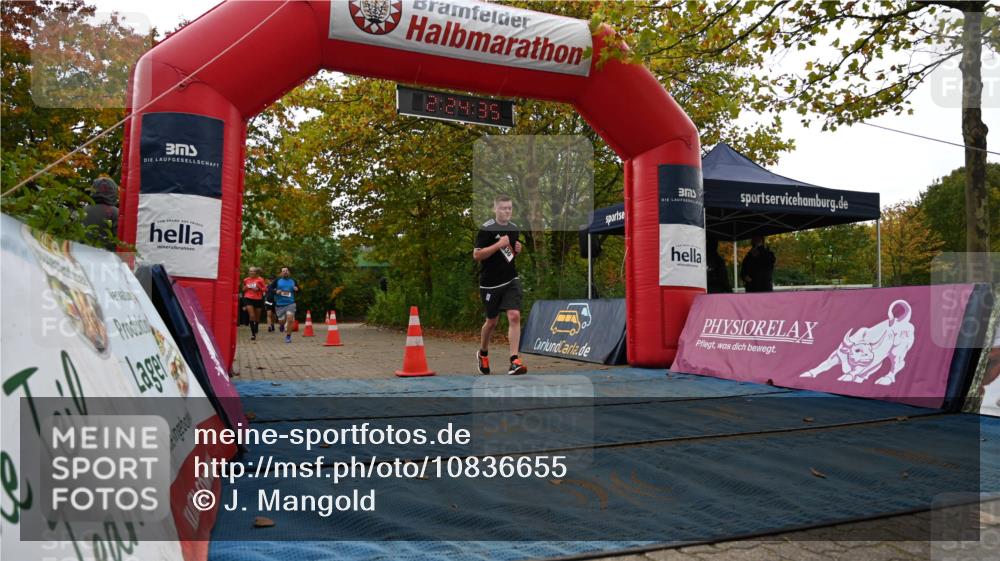11.10.2026 - Bramfelder Halbmarathon 2026 J. Mangold http://msf.ph/oto/10836655 11.10.2026 11:54:33 Laufen 330, 369, 710, 717 meine-sportfotos.de