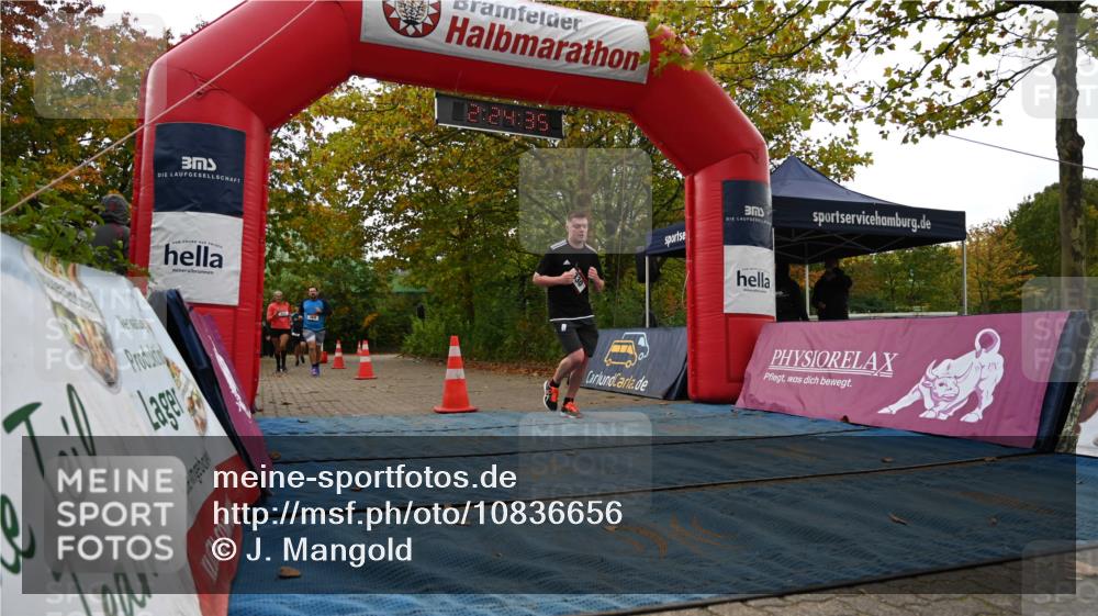 11.10.2026 - Bramfelder Halbmarathon 2026 J. Mangold http://msf.ph/oto/10836656 11.10.2026 11:54:34 Laufen 330, 369, 710, 717 meine-sportfotos.de