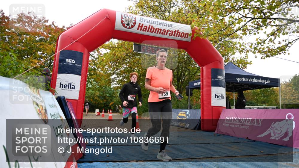 11.10.2026 - Bramfelder Halbmarathon 2026 J. Mangold http://msf.ph/oto/10836691 11.10.2026 11:56:19 Laufen 157, 199, 515, 739 meine-sportfotos.de