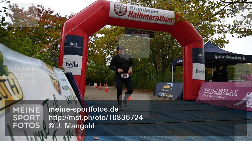 11.10.2026 - Bramfelder Halbmarathon 2026 J. Mangold http://msf.ph/oto/10836724 11.10.2026 11:57:00 Laufen 158 meine-sportfotos.de