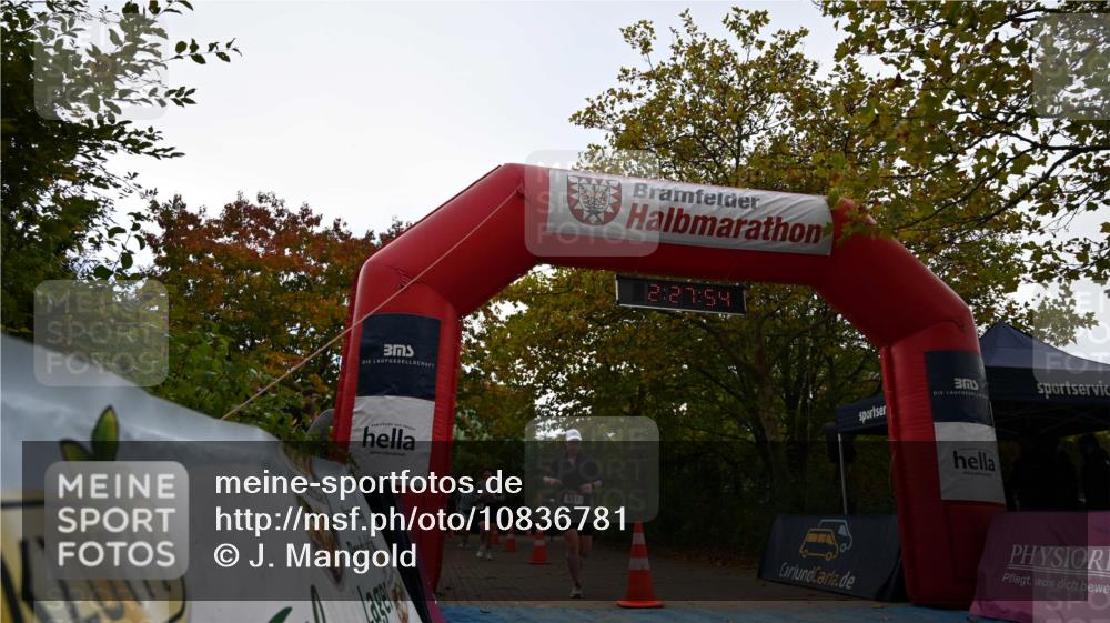 11.10.2026 - Bramfelder Halbmarathon 2026 J. Mangold http://msf.ph/oto/10836781 11.10.2026 11:57:52 Laufen 115, 511 meine-sportfotos.de