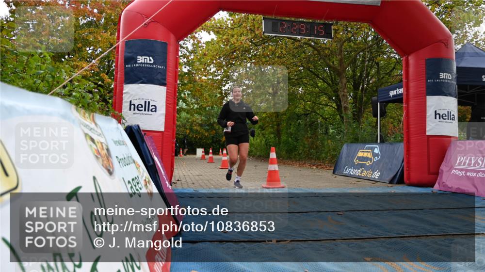 11.10.2026 - Bramfelder Halbmarathon 2026 J. Mangold http://msf.ph/oto/10836853 11.10.2026 11:59:13 Laufen 261 meine-sportfotos.de