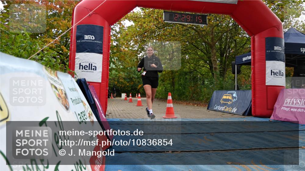 11.10.2026 - Bramfelder Halbmarathon 2026 J. Mangold http://msf.ph/oto/10836854 11.10.2026 11:59:14 Laufen 261 meine-sportfotos.de