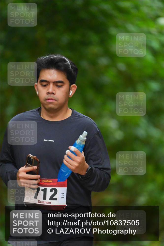 11.10.2026 - Bramfelder Halbmarathon 2026 LAZAROV Photography http://msf.ph/oto/10837505 11.10.2026 11:51:53 Laufen 712 meine-sportfotos.de