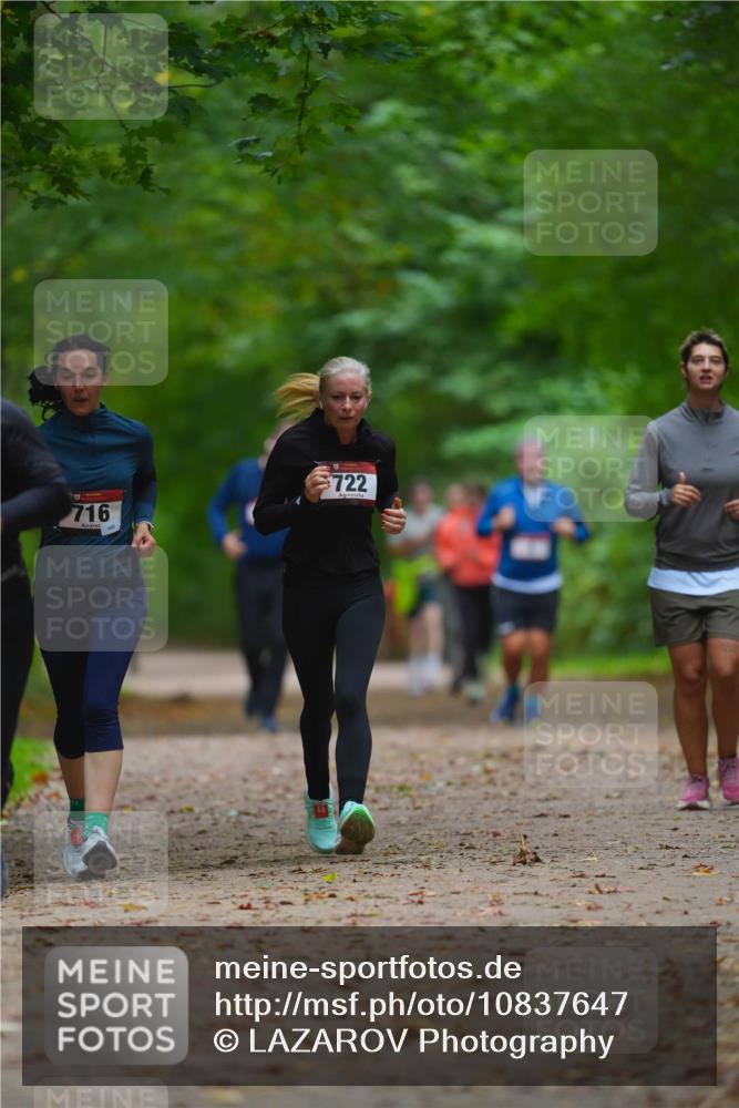 11.10.2026 - Bramfelder Halbmarathon 2026 LAZAROV Photography http://msf.ph/oto/10837647 11.10.2026 11:54:49 Laufen 716, 722 meine-sportfotos.de