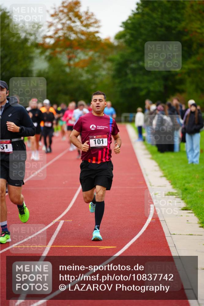 11.10.2026 - Bramfelder Halbmarathon 2026 LAZAROV Photography http://msf.ph/oto/10837742 11.10.2026 09:34:46 Laufen 551, 101 meine-sportfotos.de
