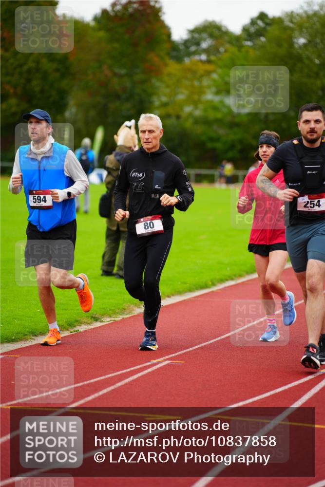 11.10.2026 - Bramfelder Halbmarathon 2026 LAZAROV Photography http://msf.ph/oto/10837858 11.10.2026 09:35:14 Laufen 594, 16, 80, 254 meine-sportfotos.de