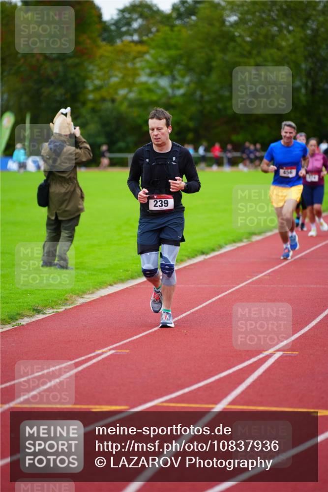 11.10.2026 - Bramfelder Halbmarathon 2026 LAZAROV Photography http://msf.ph/oto/10837936 11.10.2026 09:35:30 Laufen 239, 456 meine-sportfotos.de