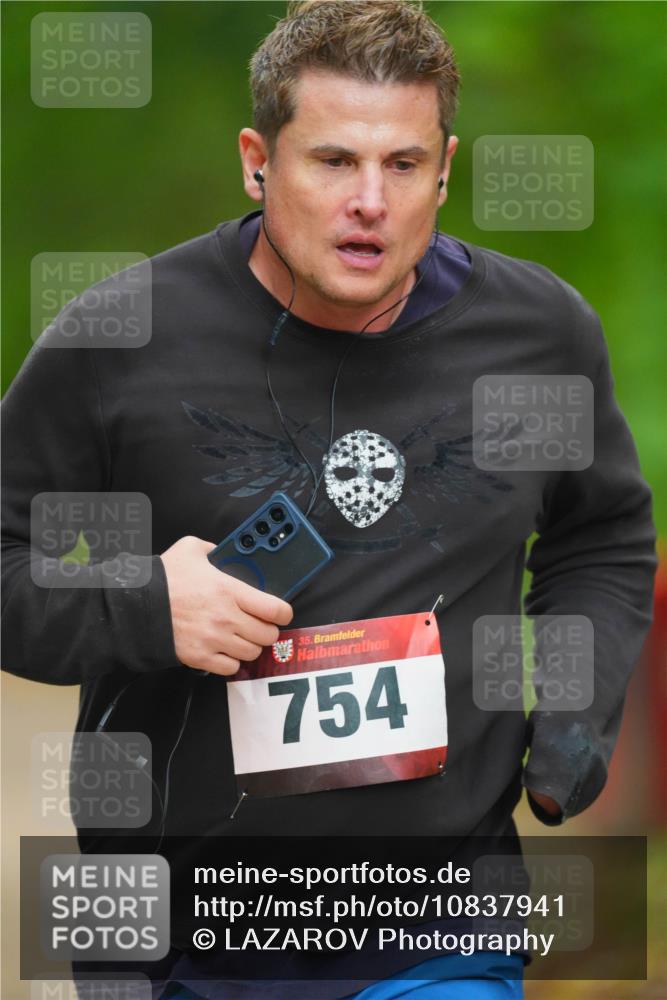 11.10.2026 - Bramfelder Halbmarathon 2026 LAZAROV Photography http://msf.ph/oto/10837941 11.10.2026 11:58:52 Laufen 35, 754 meine-sportfotos.de