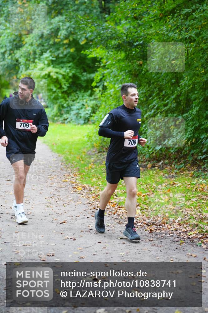 11.10.2026 - Bramfelder Halbmarathon 2026 LAZAROV Photography http://msf.ph/oto/10838741 11.10.2026 10:42:45 Laufen 709, 708 meine-sportfotos.de