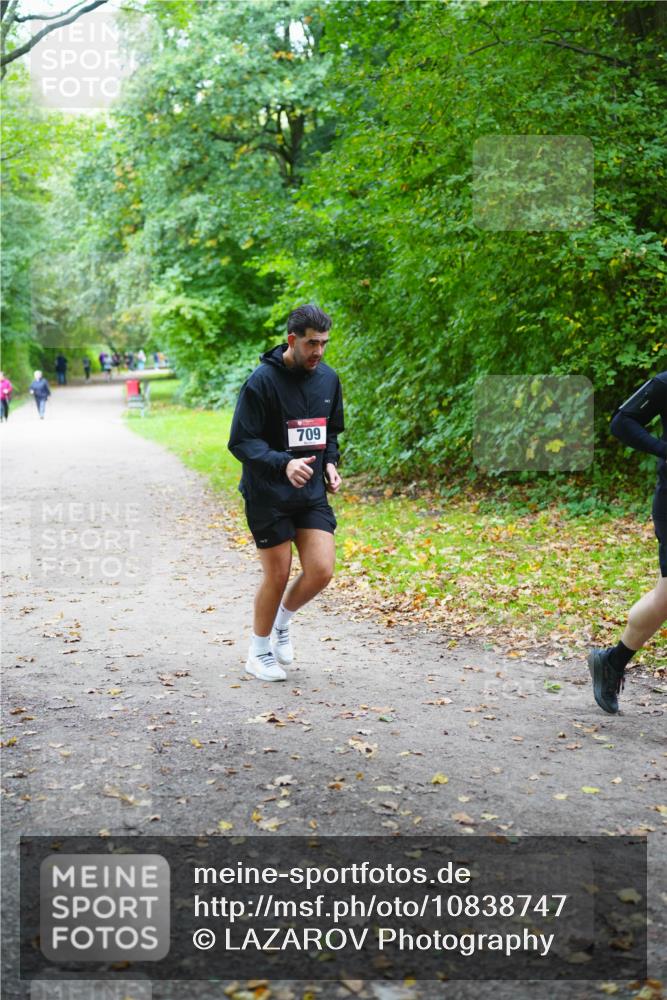 11.10.2026 - Bramfelder Halbmarathon 2026 LAZAROV Photography http://msf.ph/oto/10838747 11.10.2026 10:42:46 Laufen 709 meine-sportfotos.de