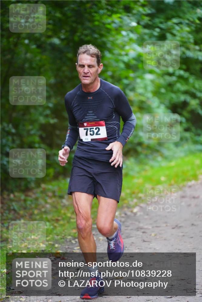 11.10.2026 - Bramfelder Halbmarathon 2026 LAZAROV Photography http://msf.ph/oto/10839228 11.10.2026 11:49:10 Laufen 752, 316 meine-sportfotos.de