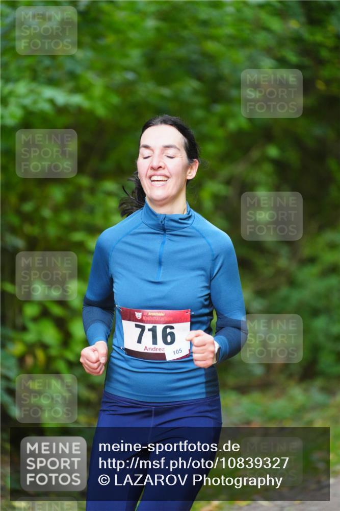 11.10.2026 - Bramfelder Halbmarathon 2026 LAZAROV Photography http://msf.ph/oto/10839327 11.10.2026 11:55:01 Laufen 716, 105 meine-sportfotos.de