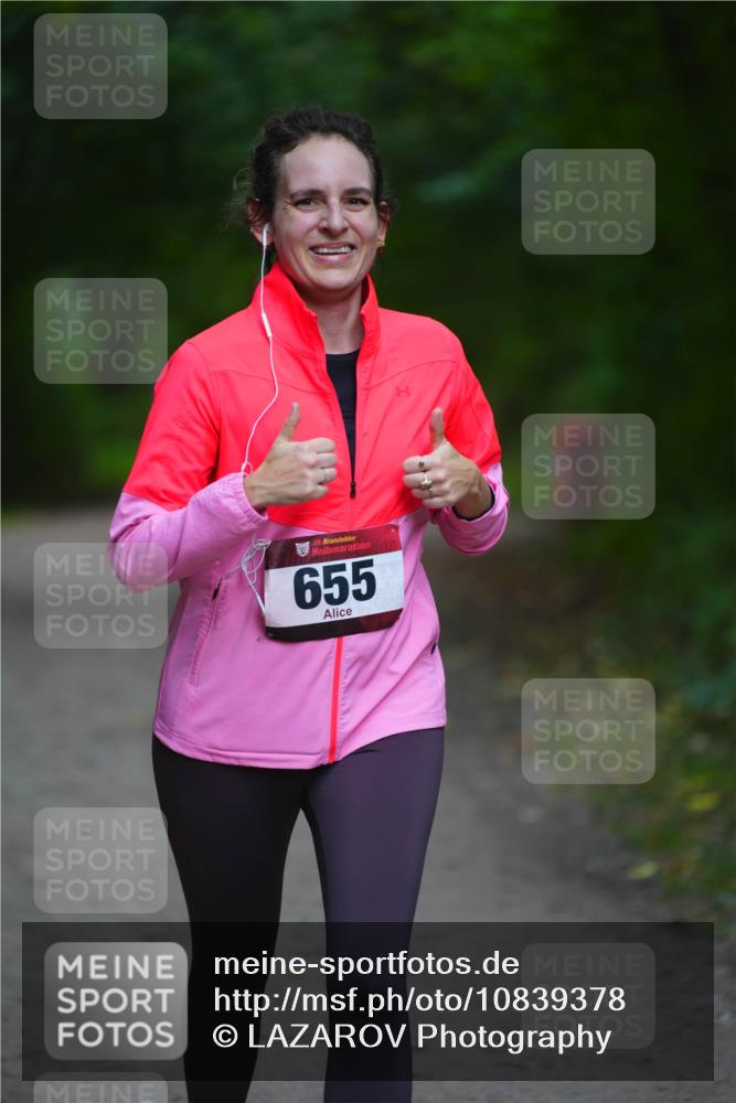 11.10.2026 - Bramfelder Halbmarathon 2026 LAZAROV Photography http://msf.ph/oto/10839378 11.10.2026 11:56:31 Laufen 35, 655 meine-sportfotos.de