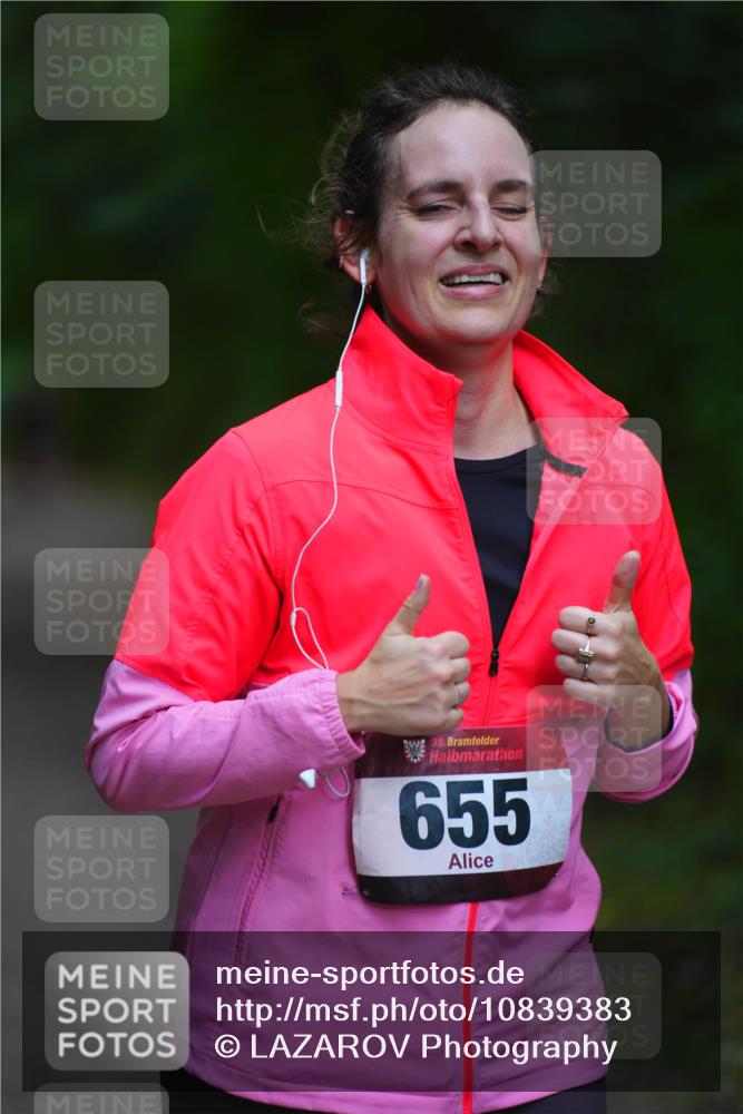 11.10.2026 - Bramfelder Halbmarathon 2026 LAZAROV Photography http://msf.ph/oto/10839383 11.10.2026 11:56:31 Laufen 35, 655 meine-sportfotos.de