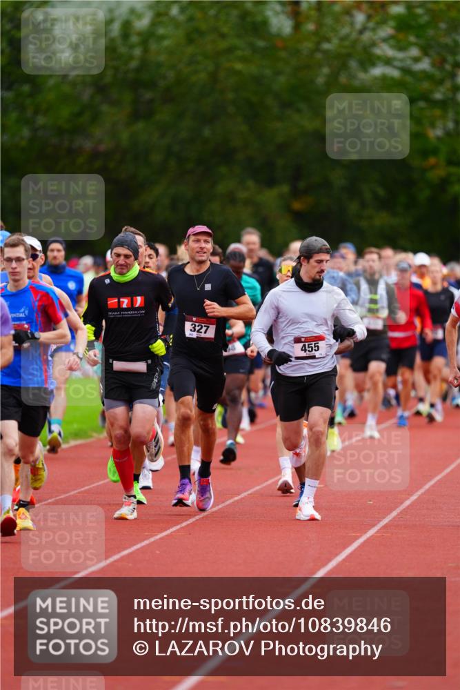11.10.2026 - Bramfelder Halbmarathon 2026 LAZAROV Photography http://msf.ph/oto/10839846 11.10.2026 09:30:25 Laufen 327, 455 meine-sportfotos.de