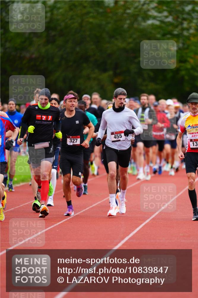 11.10.2026 - Bramfelder Halbmarathon 2026 LAZAROV Photography http://msf.ph/oto/10839847 11.10.2026 09:30:25 Laufen 327, 455, 201, 13 meine-sportfotos.de