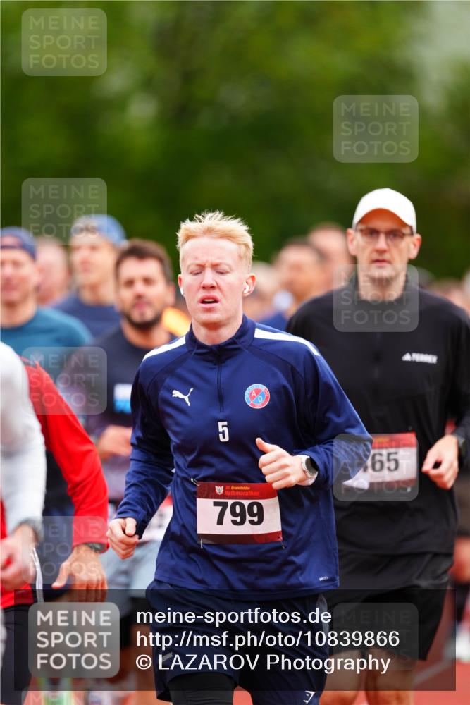 11.10.2026 - Bramfelder Halbmarathon 2026 LAZAROV Photography http://msf.ph/oto/10839866 11.10.2026 09:30:41 Laufen 5, 35, 799, 65 meine-sportfotos.de