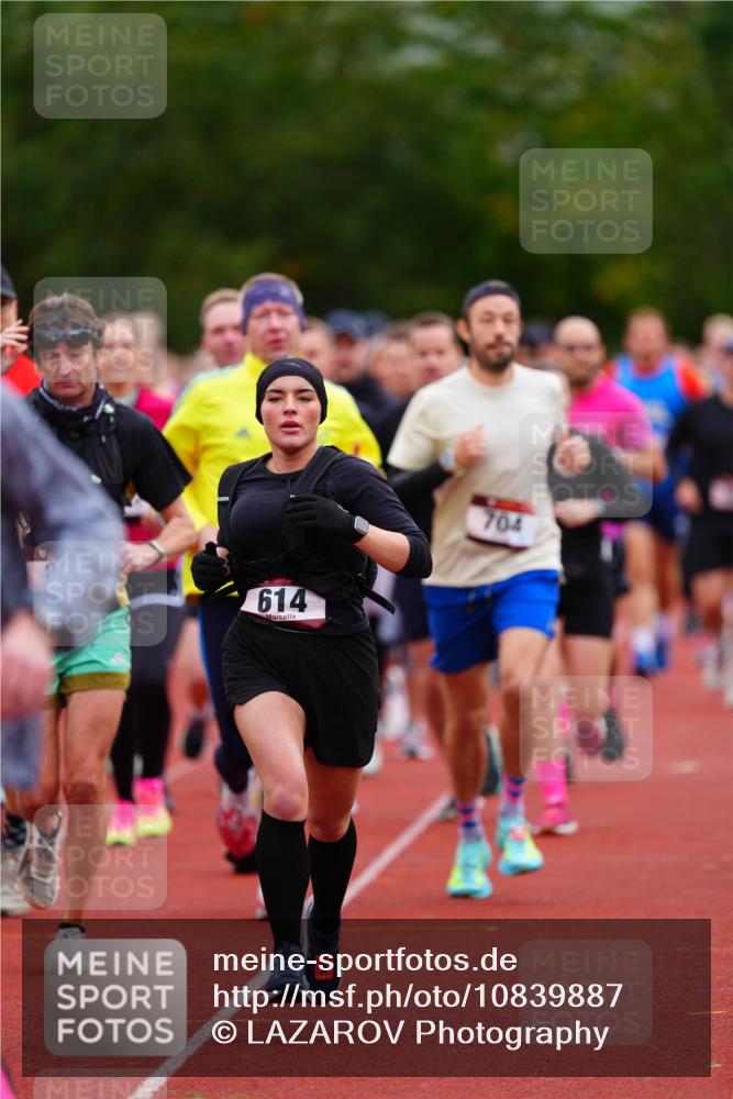 11.10.2026 - Bramfelder Halbmarathon 2026 LAZAROV Photography http://msf.ph/oto/10839887 11.10.2026 09:30:49 Laufen 614, 704 meine-sportfotos.de