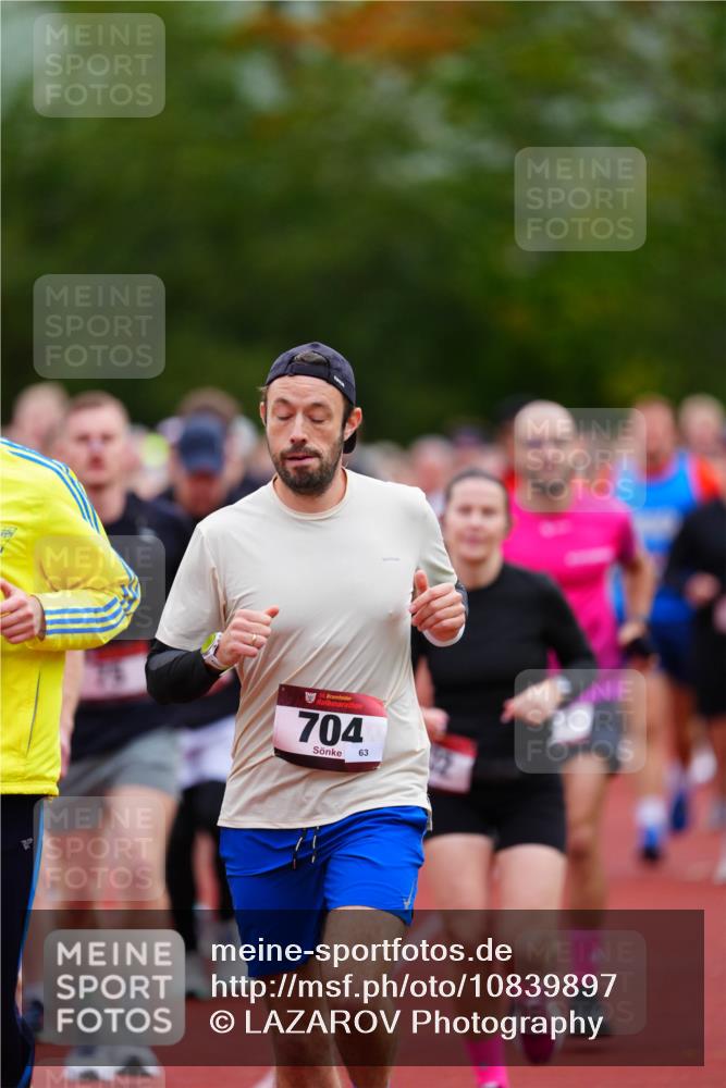 11.10.2026 - Bramfelder Halbmarathon 2026 LAZAROV Photography http://msf.ph/oto/10839897 11.10.2026 09:30:53 Laufen 704, 63 meine-sportfotos.de
