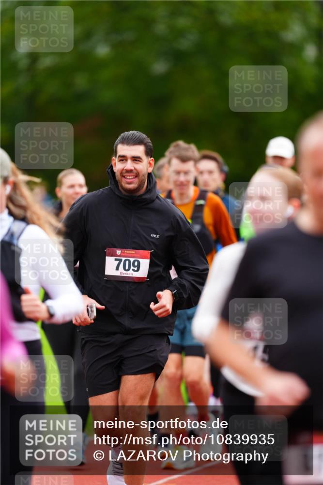 11.10.2026 - Bramfelder Halbmarathon 2026 LAZAROV Photography http://msf.ph/oto/10839935 11.10.2026 09:31:12 Laufen 38, 709 meine-sportfotos.de