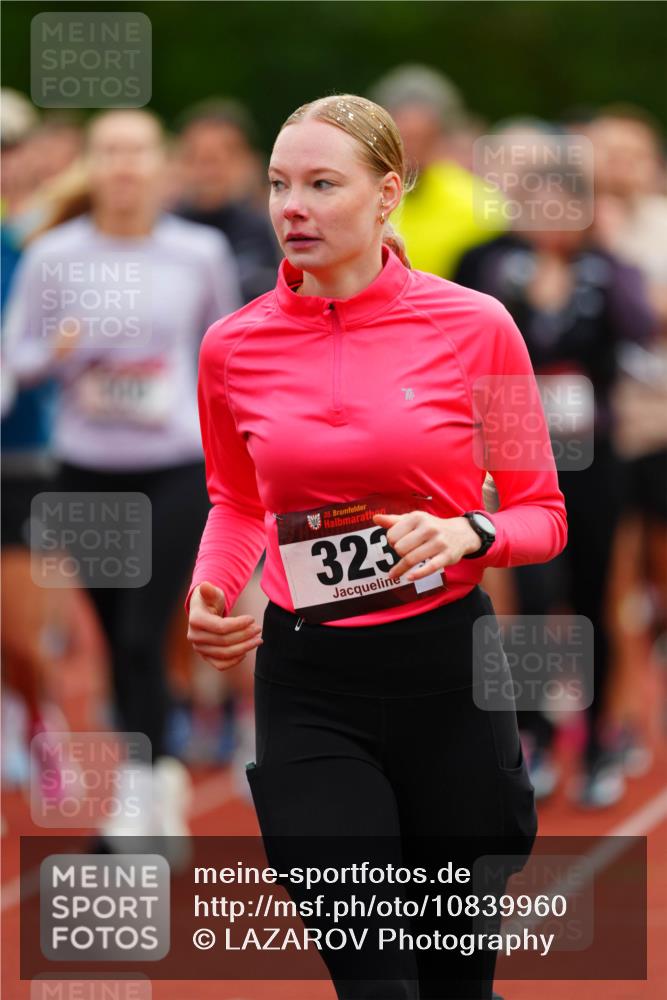 11.10.2026 - Bramfelder Halbmarathon 2026 LAZAROV Photography http://msf.ph/oto/10839960 11.10.2026 09:31:22 Laufen 35, 323 meine-sportfotos.de