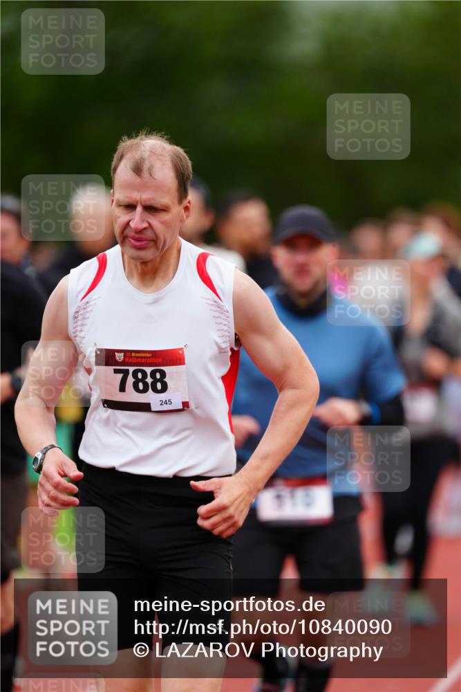 11.10.2026 - Bramfelder Halbmarathon 2026 LAZAROV Photography http://msf.ph/oto/10840090 11.10.2026 09:32:55 Laufen 5, 788, 245 meine-sportfotos.de