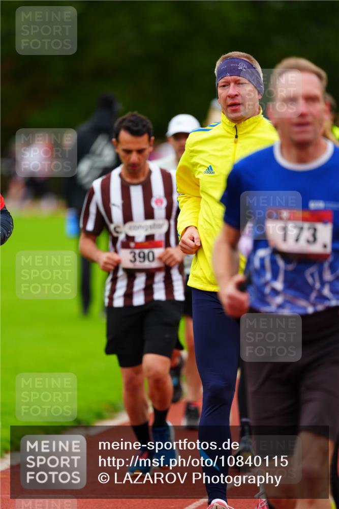 11.10.2026 - Bramfelder Halbmarathon 2026 LAZAROV Photography http://msf.ph/oto/10840115 11.10.2026 09:33:07 Laufen 390, 173 meine-sportfotos.de