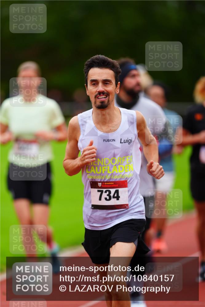 11.10.2026 - Bramfelder Halbmarathon 2026 LAZAROV Photography http://msf.ph/oto/10840157 11.10.2026 09:33:30 Laufen 35, 734 meine-sportfotos.de